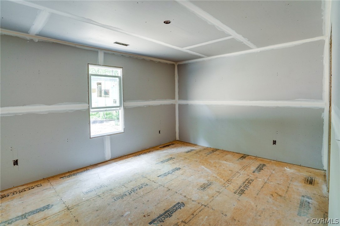 19173 Teman Road Beaverdam, VA 23015 - Photo 21 of 35 a view of an empty room with a window