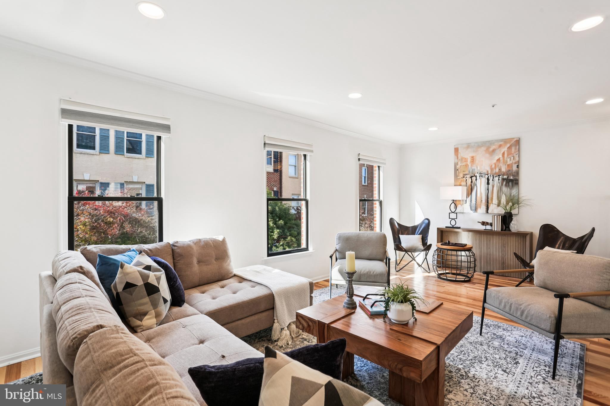 120 Ridgepoint Place Gaithersburg, MD 20878 - Photo 12 of 51 a living room with furniture potted plant and a window