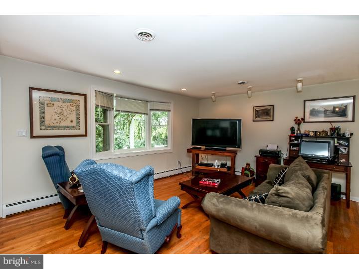 128 Peacedale Road Landenberg, PA 19350 - Photo 10 of 25 Family Room