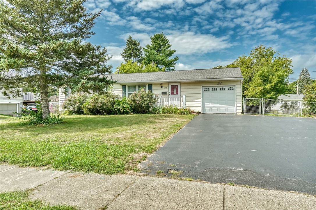 693 Cabot Road Greece, NY 14626 - Photo 1 of 1