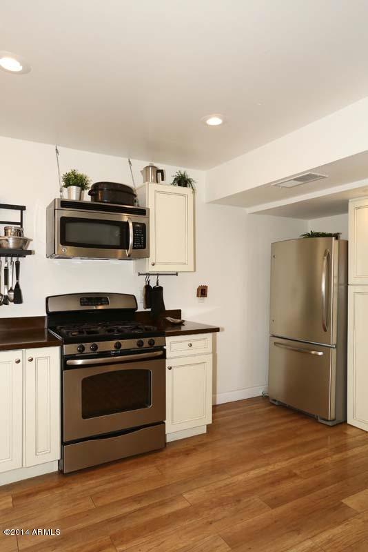 6929 East Osborn Road, Unit F Scottsdale, AZ 85251 - Photo 12 of 44 Kitchen-Range