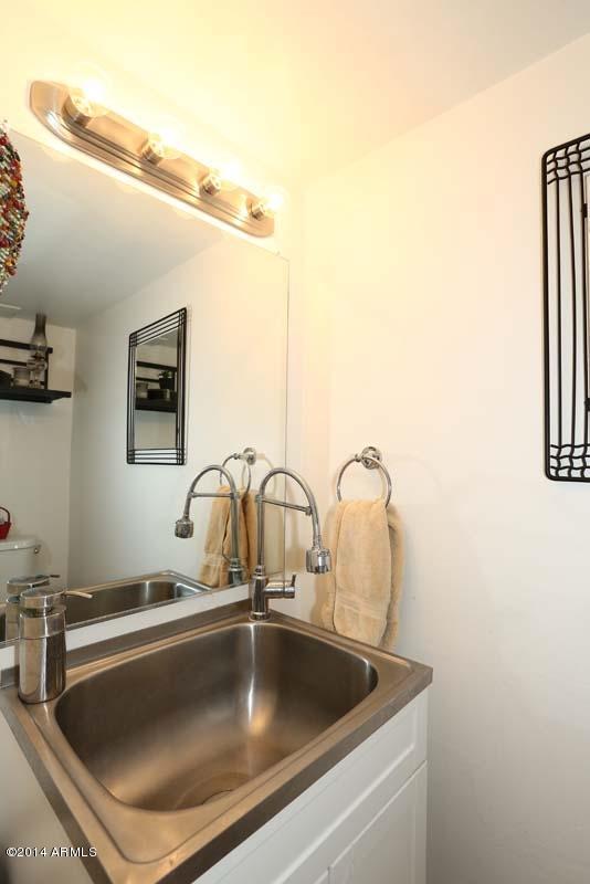 6929 East Osborn Road, Unit F Scottsdale, AZ 85251 - Photo 14 of 44 Powder Room