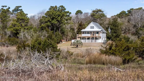 $799,900 | 7411 Archers Creek Court, Emerald Isle, NC 28594