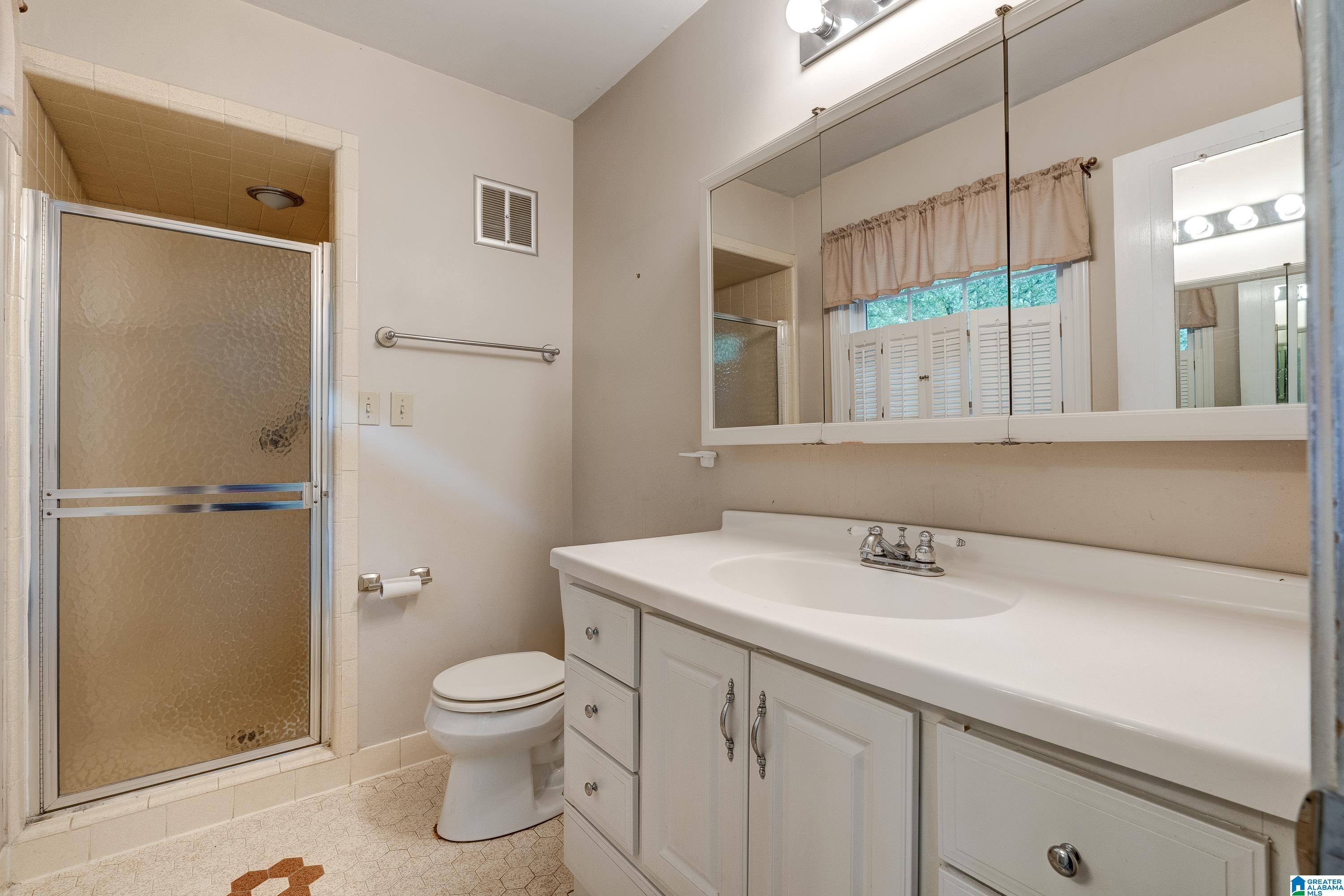 1822 Indian Hills Road Pelham, AL 35124 - Photo 25 of 40