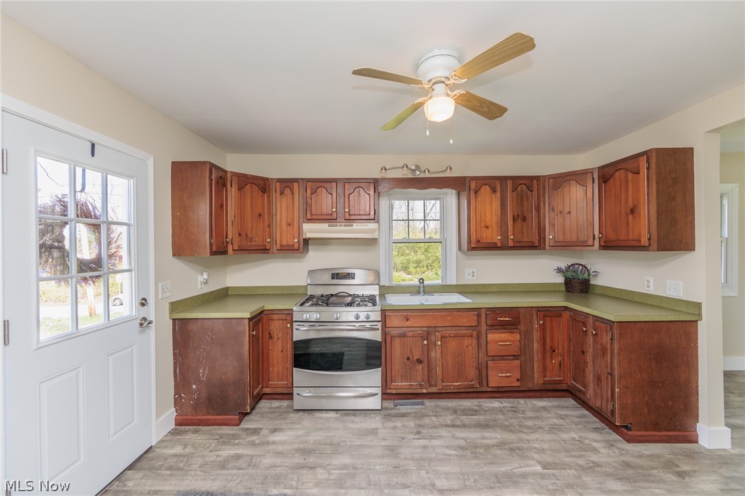 4510 Nettleton Road Medina, OH 44256 - Photo 9 of 27 View 2 of the kitchen, The appliances stay with the home.