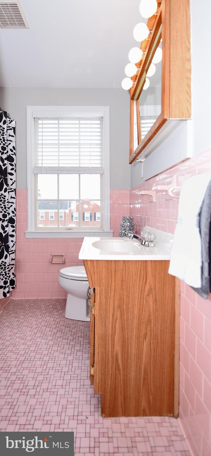 1528 Doxbury Road Baltimore, MD 21286 - Photo 21 of 30 Bath