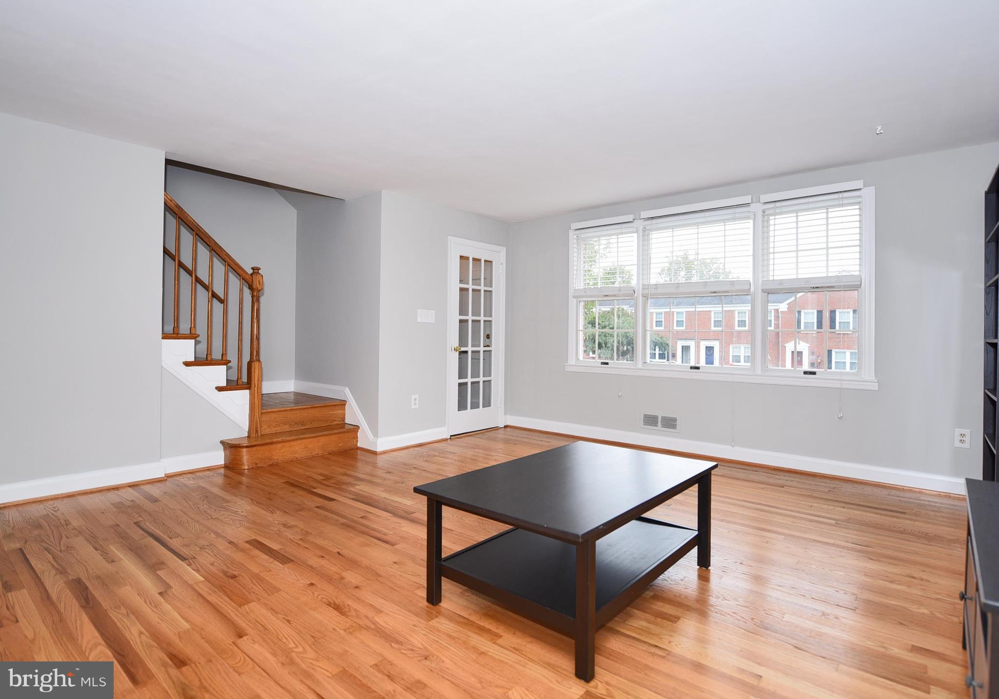 1528 Doxbury Road Baltimore, MD 21286 - Photo 7 of 30 Living Room