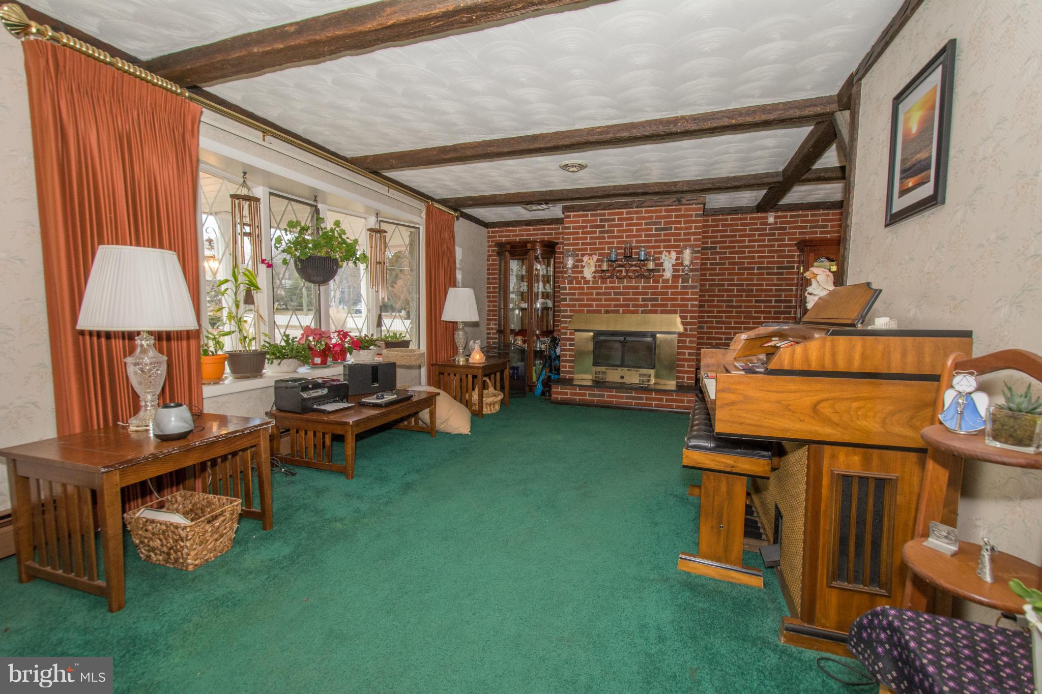 501 Magnolia Road Edgewood, MD 21040 - Photo 7 of 29 Living Room