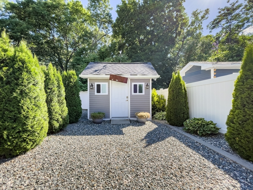 210 Naismith Street Springfield, MA 01104 - Photo 15 of 38