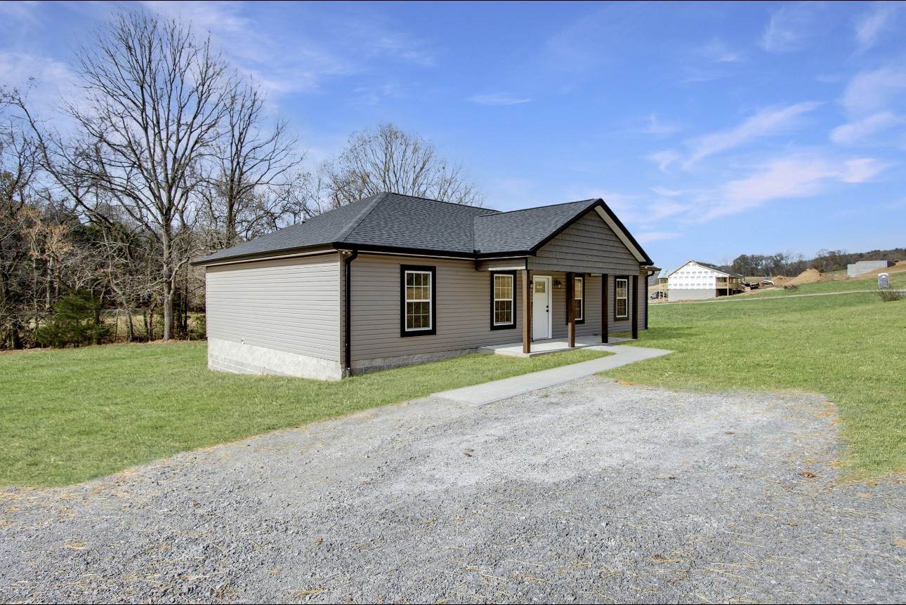718 Sullivan Bend Road Elmwood, TN 38560 - Photo 3 of 31 Gallery Image 3
