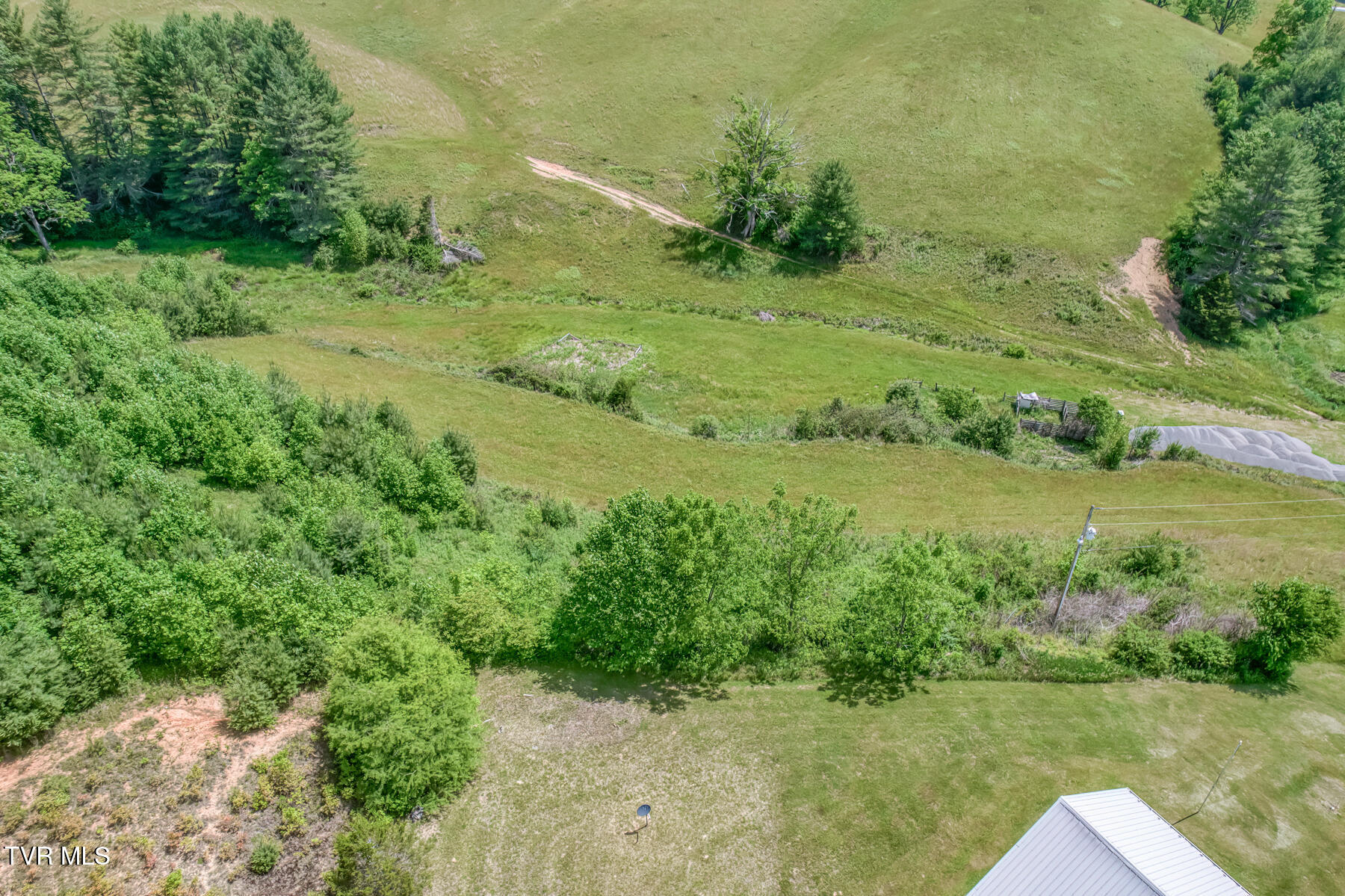 1044 Waters Road Laurel Bloomery, TN 37680 - Photo 61 of 72 1044 Waters Rd-63