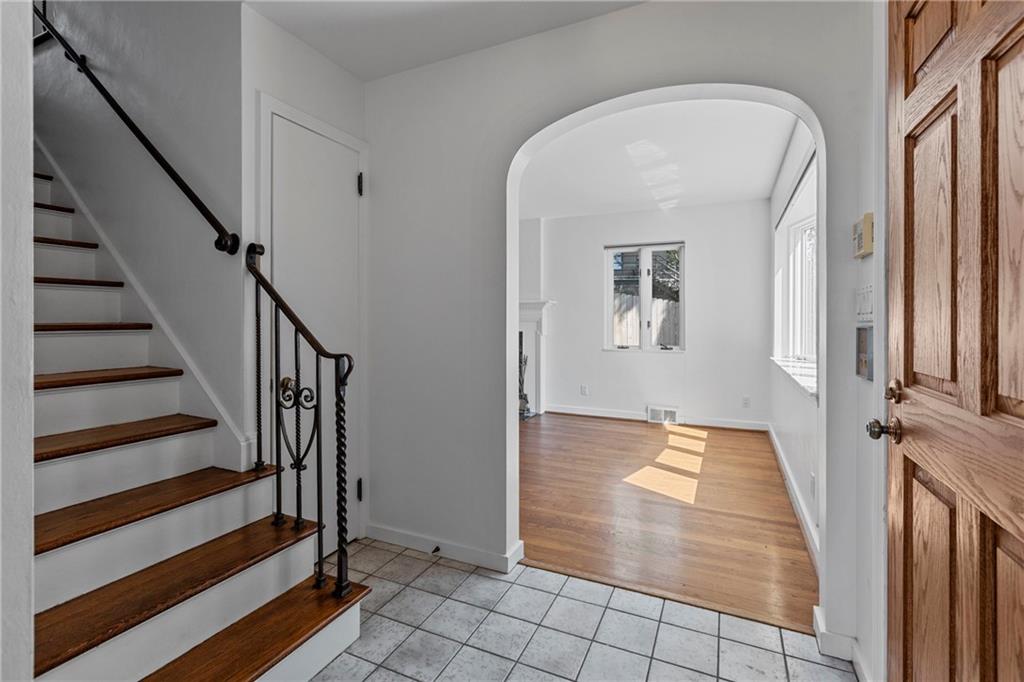 2760 Fernwald Road Pittsburgh, PA 15217 - Photo 3 of 30 Gallery Image 3