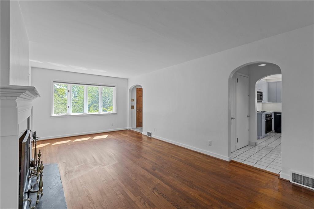 2760 Fernwald Road Pittsburgh, PA 15217 - Photo 4 of 30 Gallery Image 4