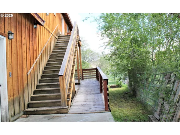 $740,000 | 207 West Franklin Avenue, Dayville, OR 97825