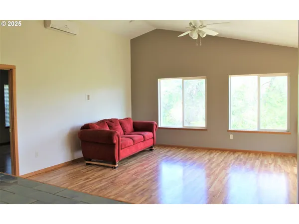 $740,000 | 207 West Franklin Avenue, Dayville, OR 97825