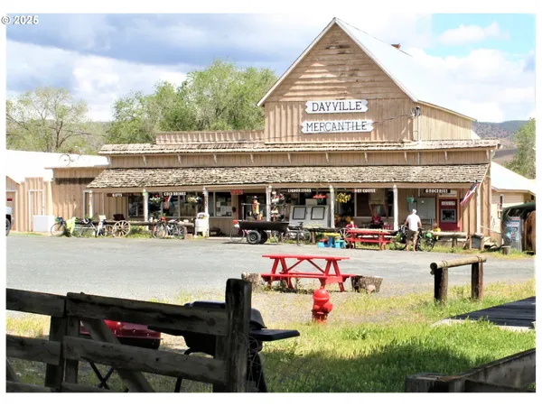 $740,000 | 207 West Franklin Avenue, Dayville, OR 97825