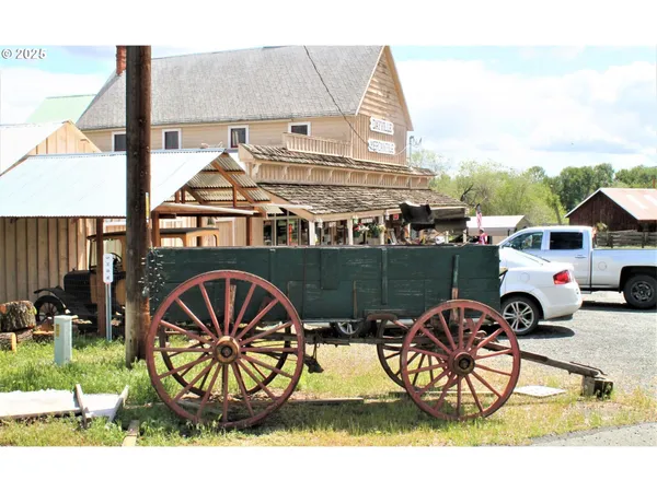 $740,000 | 207 West Franklin Avenue, Dayville, OR 97825