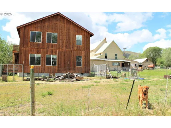 $740,000 | 207 West Franklin Avenue, Dayville, OR 97825