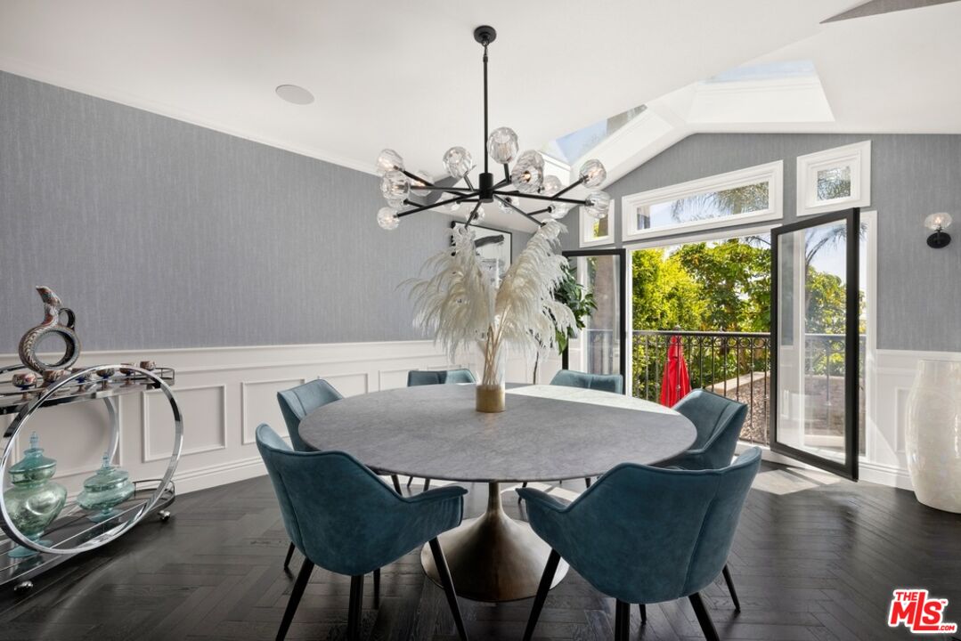 1472 North Kings Road West Hollywood, CA 90069 - Photo 3 of 23