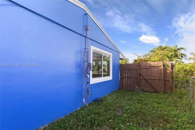 $557,000 | 1510 Southwest 68th Avenue, North Lauderdale, FL 33068