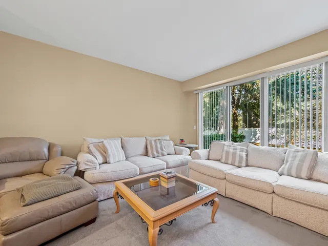 $295,900 | 1229 Cranbrook Drive, Schaumburg, IL 60193