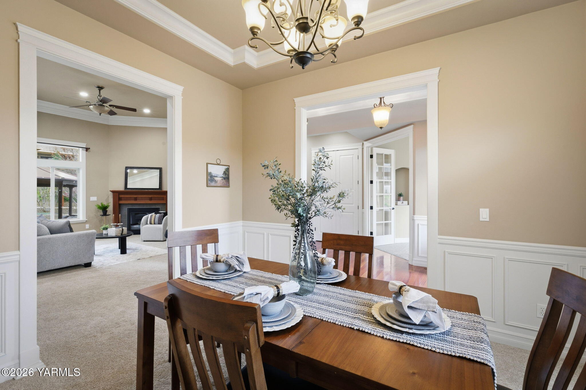 609 North 74th Avenue Yakima, WA 98908 - Photo 8 of 34 a view of a dining room with furniture