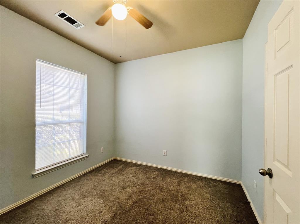 552 Kerry Street Crowley, TX 76036 - Photo 20 of 27