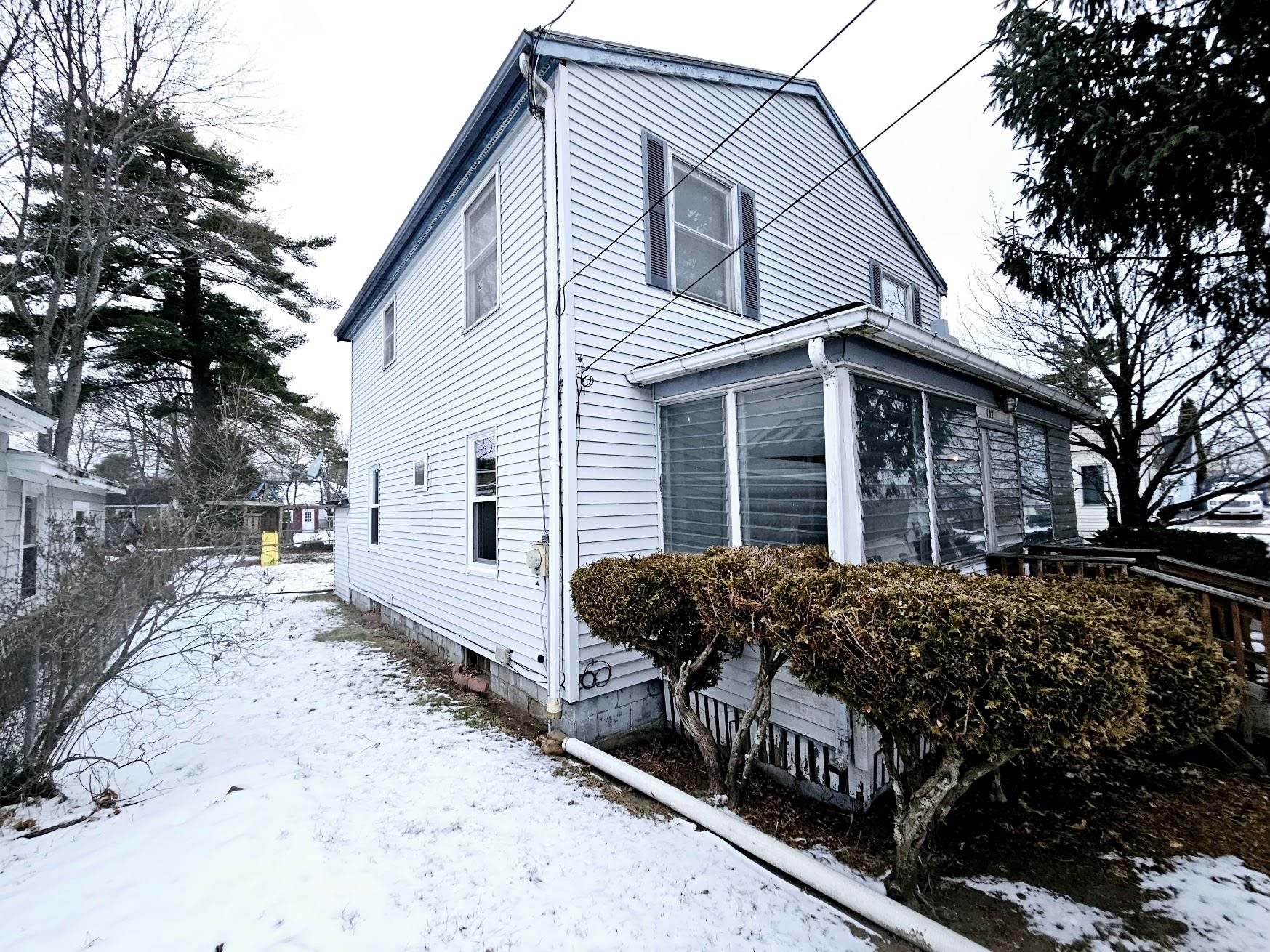 103 Maple Street Rochester, NH 03867 - Photo 5 of 37