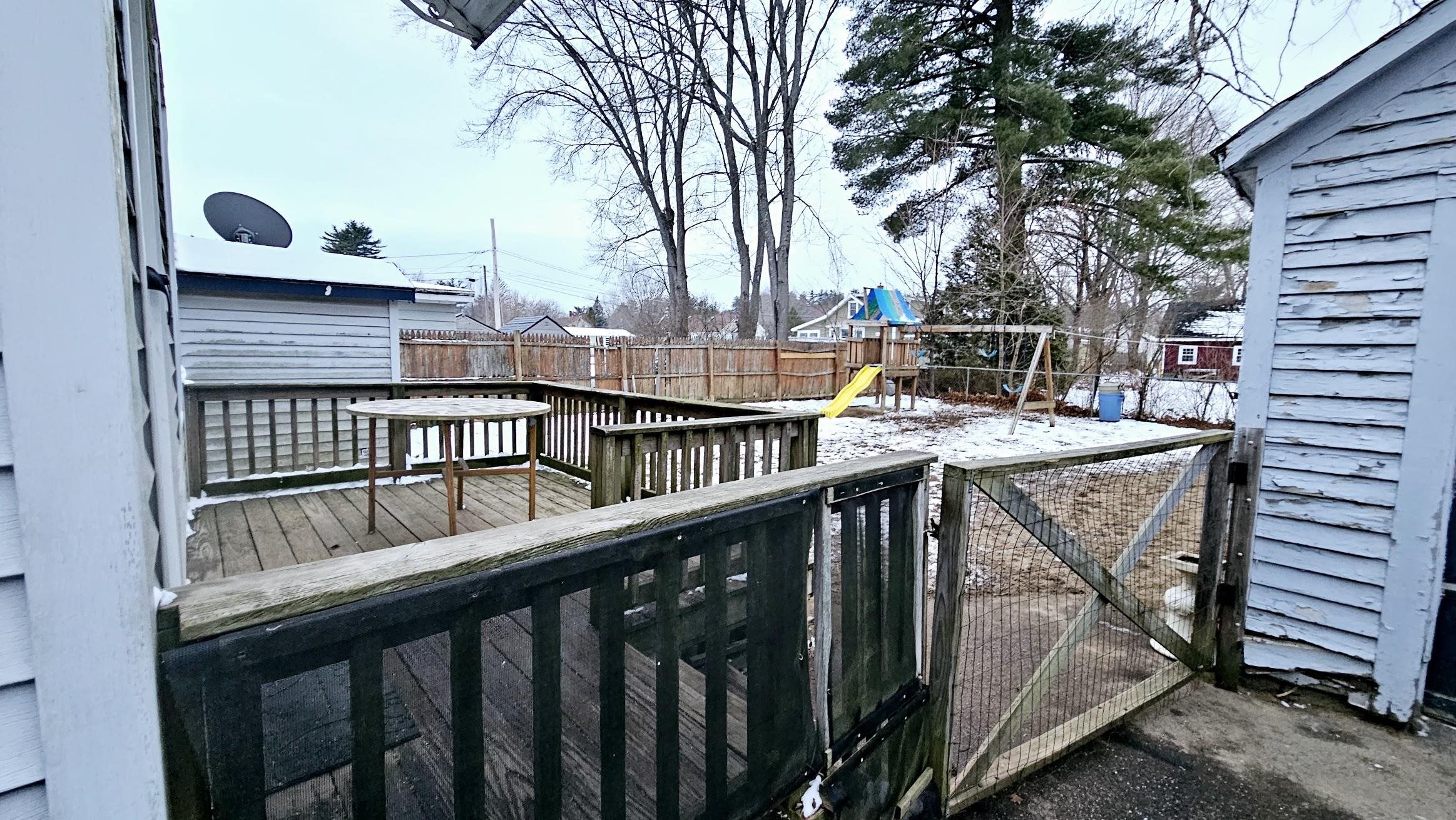 103 Maple Street Rochester, NH 03867 - Photo 7 of 37
