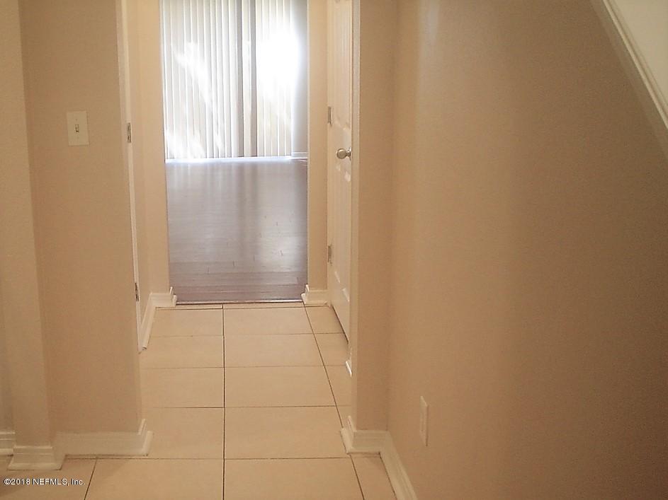 5260 Collins Road, Unit 102 Jacksonville, FL 32244 - Photo 4 of 11 Hallway from entrance