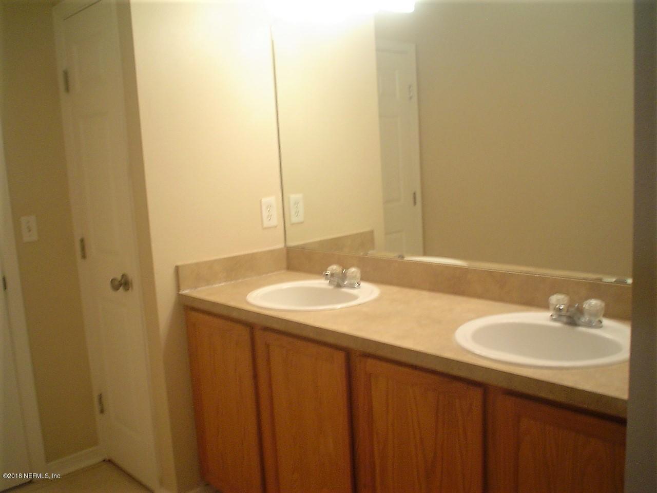 5260 Collins Road, Unit 102 Jacksonville, FL 32244 - Photo 6 of 11 Master bath