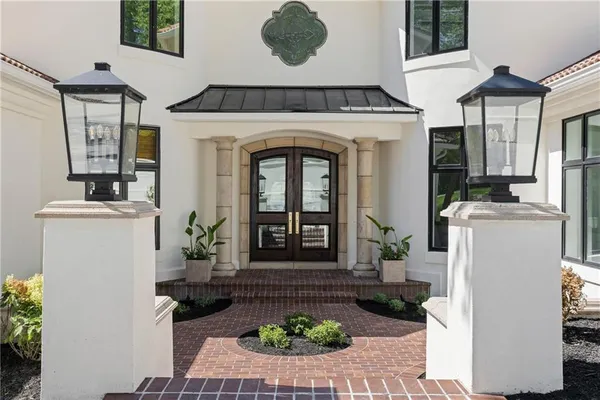 $4,500,000 | 17040 South Highland Ridge Drive, Loch Lloyd, MO 64012