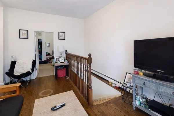 $4,400 | 11 Seckel Street, Unit 1, Cambridge, MA 02141