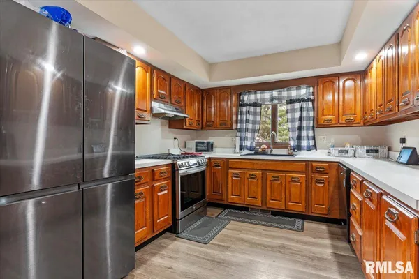 $320,000 | 112 Landsdowne Drive, Sherman, IL 62684