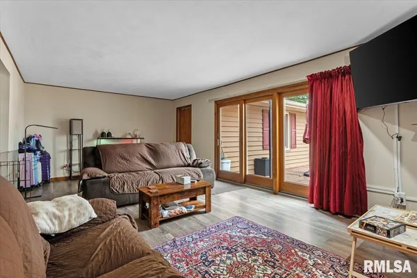 $320,000 | 112 Landsdowne Drive, Sherman, IL 62684
