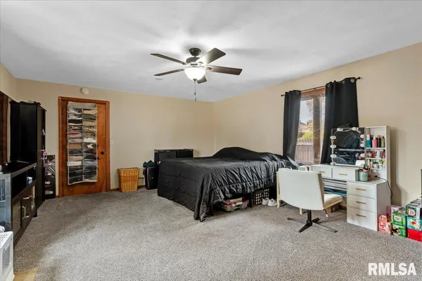 $320,000 | 112 Landsdowne Drive, Sherman, IL 62684