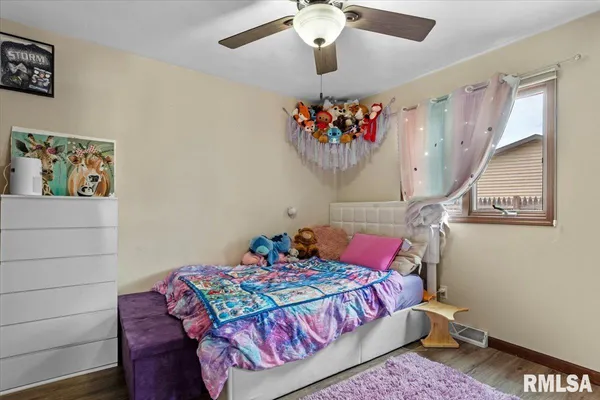 $320,000 | 112 Landsdowne Drive, Sherman, IL 62684