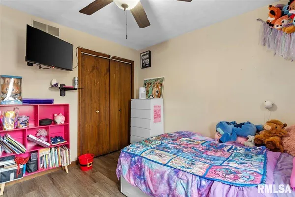 $320,000 | 112 Landsdowne Drive, Sherman, IL 62684