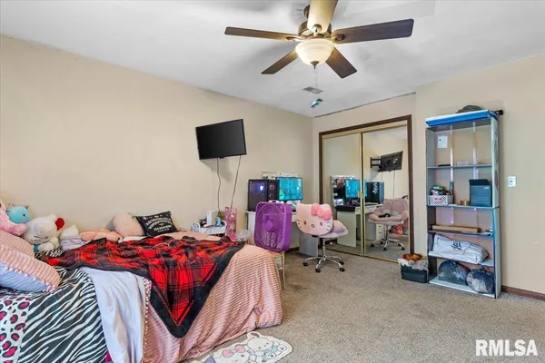 $320,000 | 112 Landsdowne Drive, Sherman, IL 62684