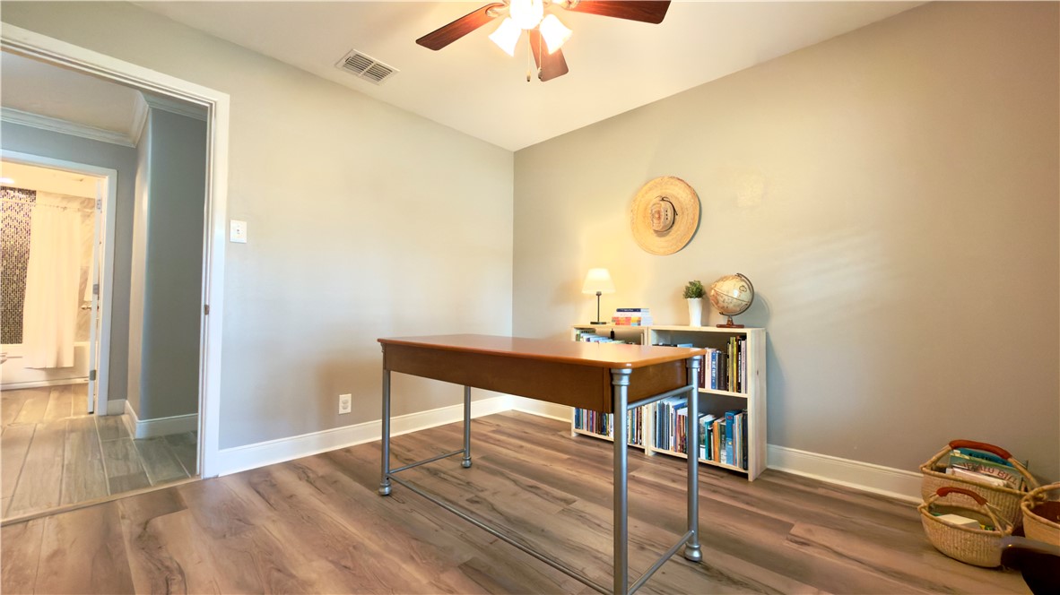 638 Moray Place Corpus Christi, TX 78411 - Photo 18 of 34