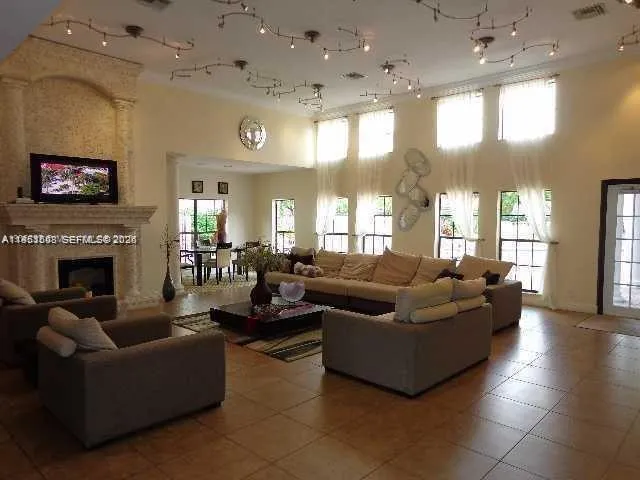 $2,400 | 11229 West Atlantic Boulevard, Unit 201, Coral Springs, FL 33071