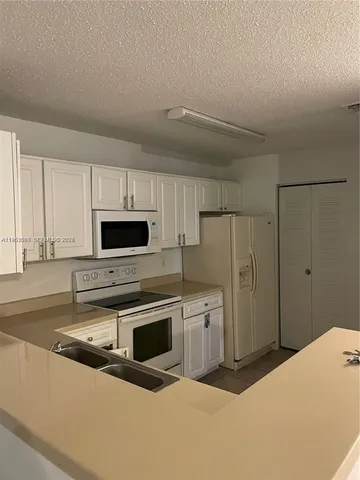 $2,400 | 11229 West Atlantic Boulevard, Unit 201, Coral Springs, FL 33071