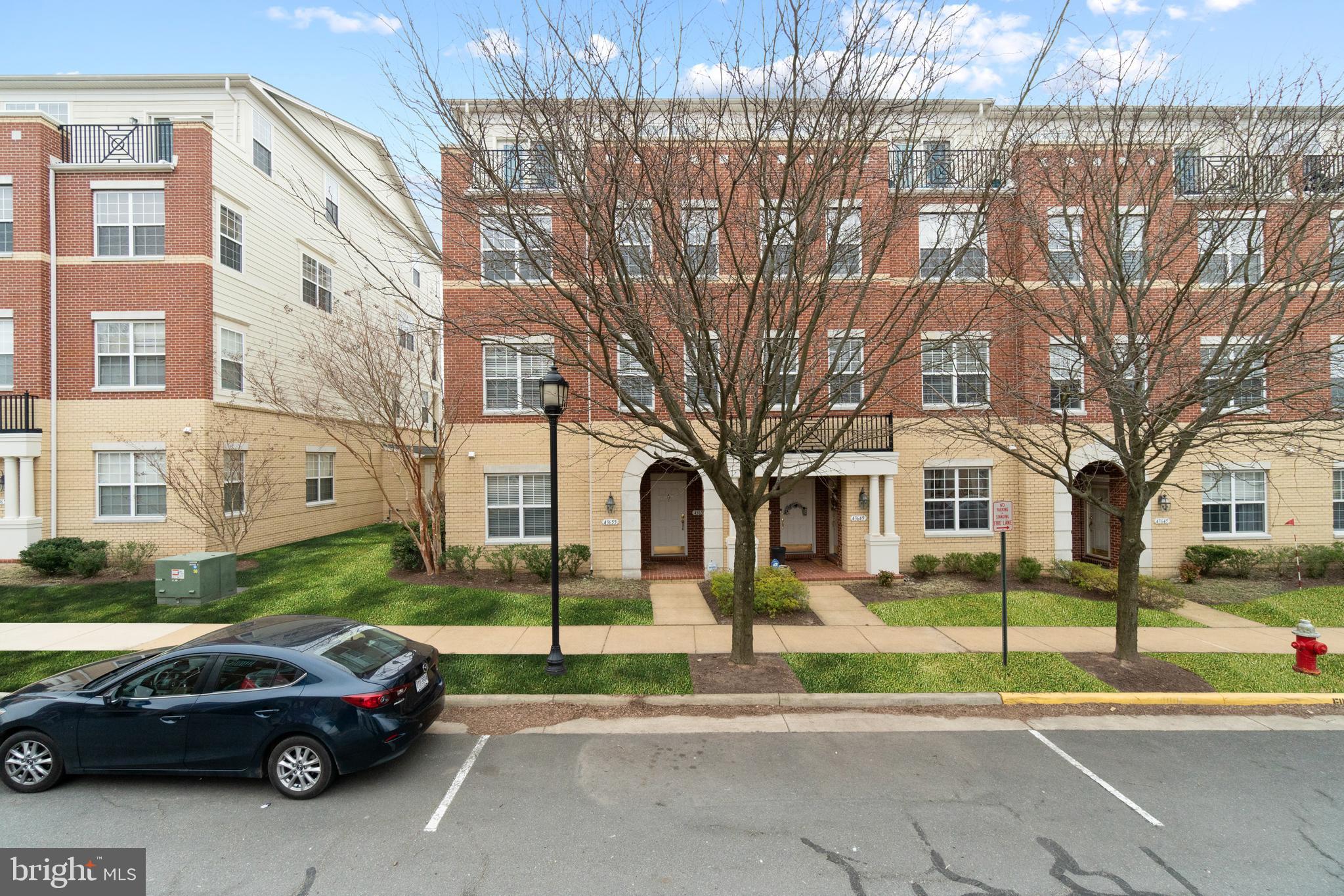 43653 McDowell Square Leesburg, VA 20176 - Photo 2 of 33