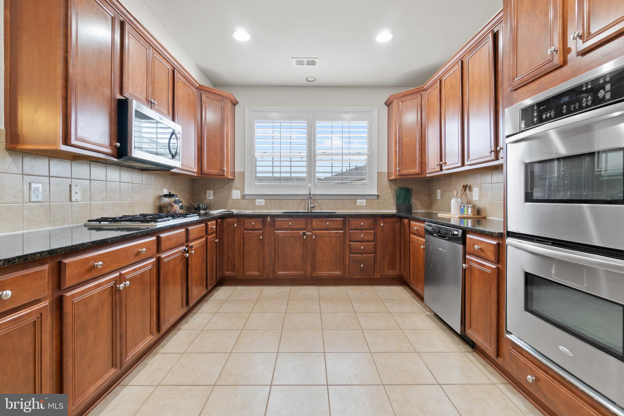 43653 McDowell Square Leesburg, VA 20176 - Photo 12 of 33