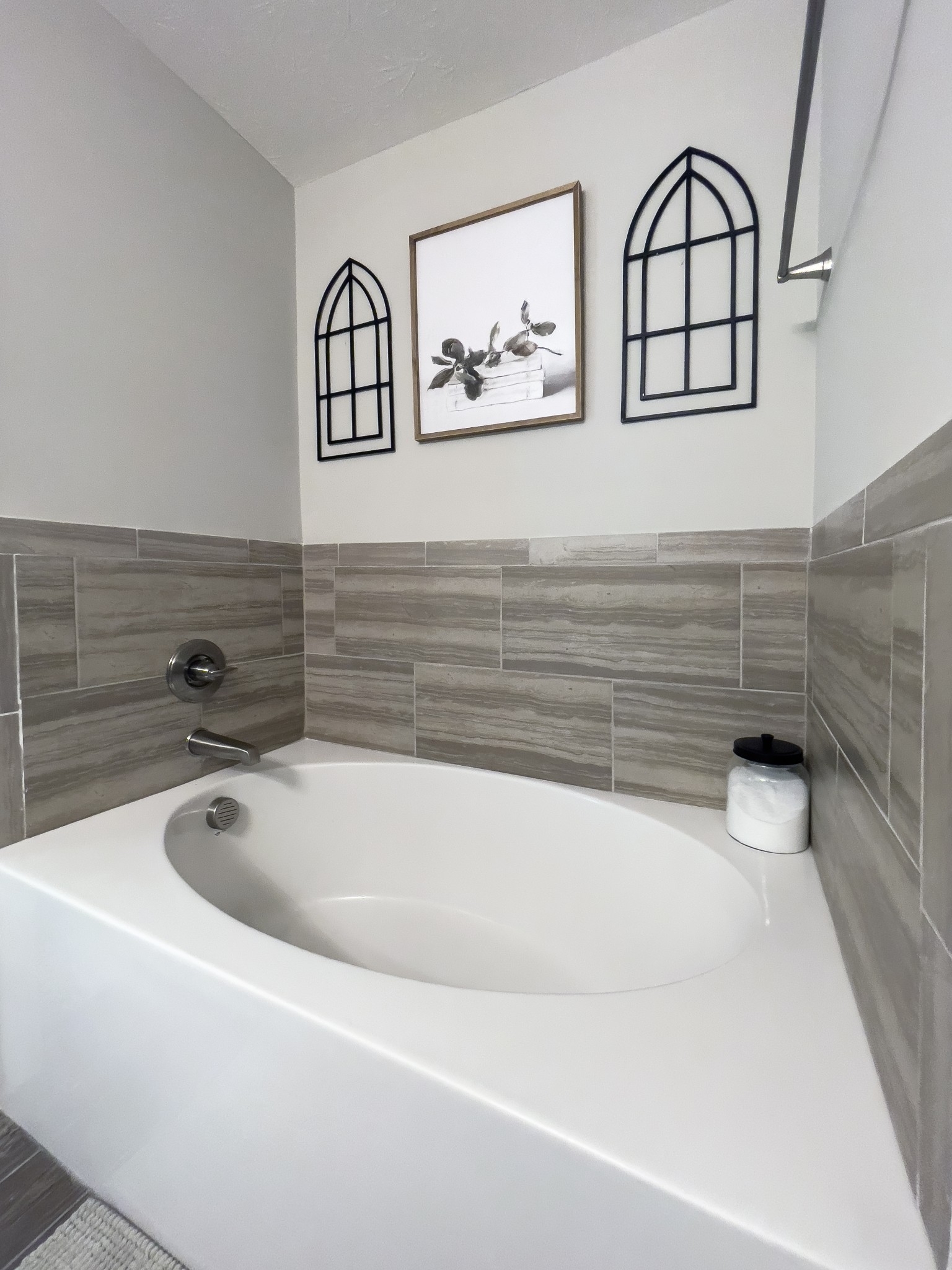 1382 Rural Hill Road, Unit 316 Antioch, TN 37013 - Photo 15 of 23 a bathroom with a bathtub