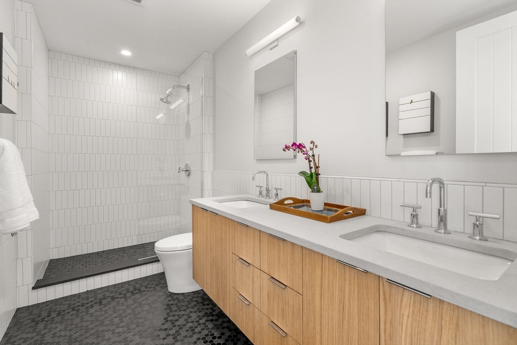 76 Wareham Street, Unit PHD Boston, MA 02118 - Photo 18 of 37