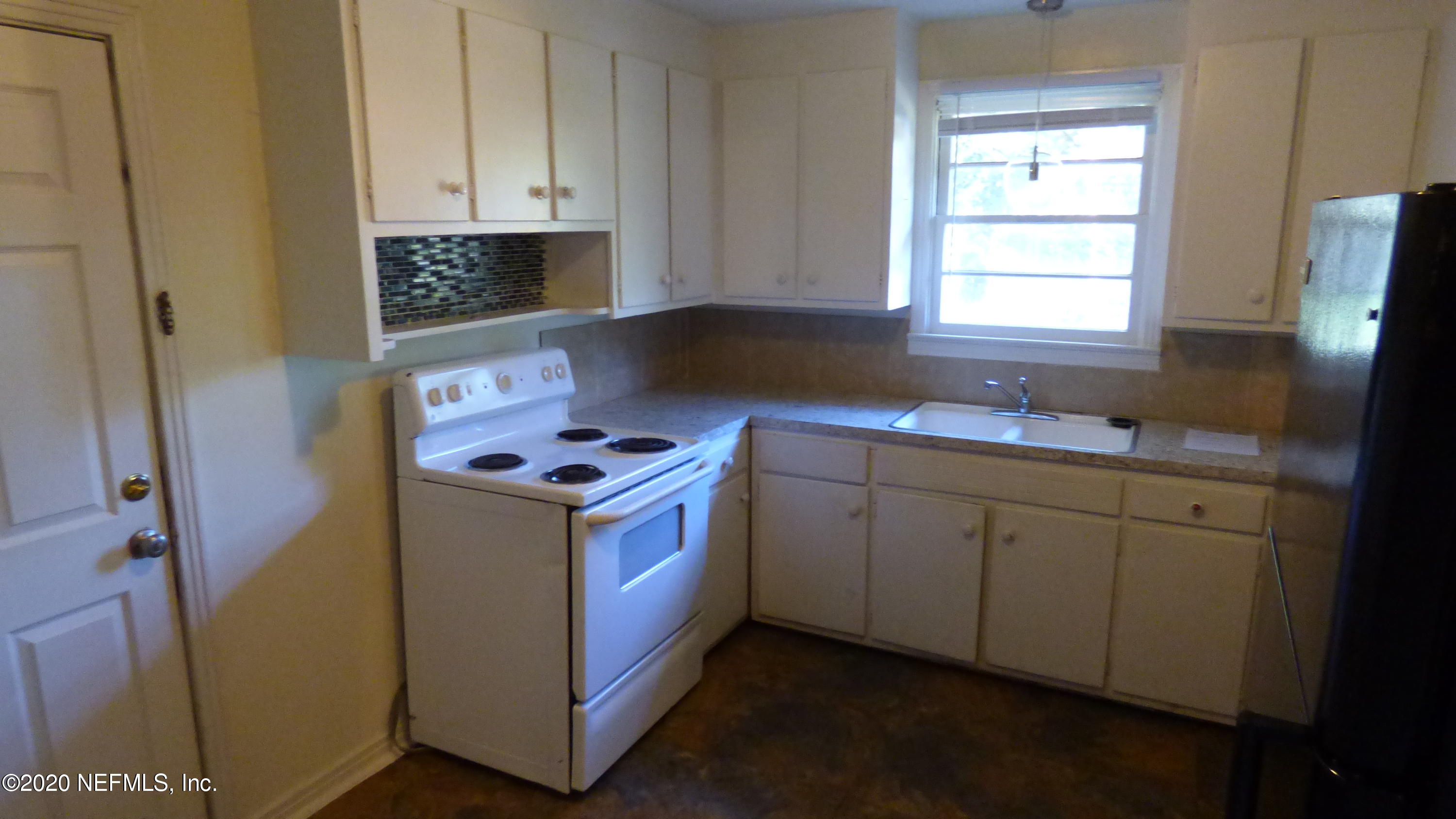 4347 Hudnall Road, Unit 1 Jacksonville, FL 32207 - Photo 5 of 11 P1020399