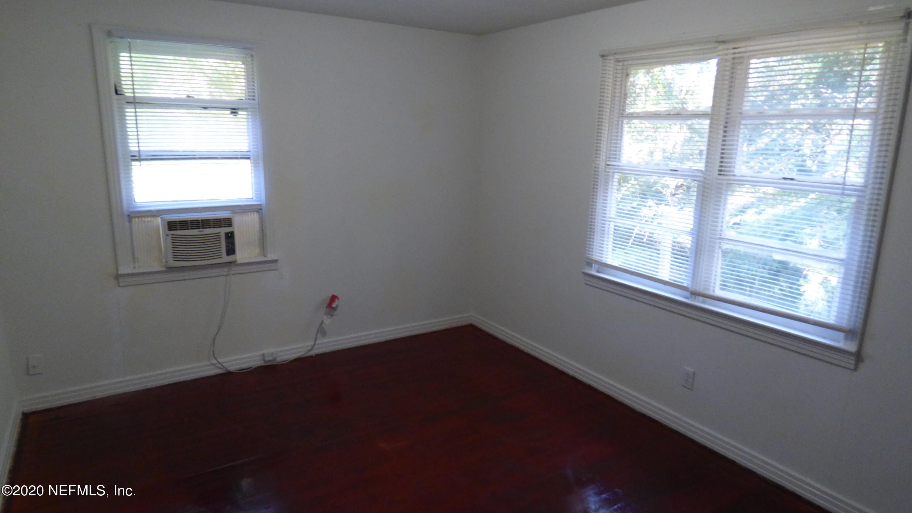 4347 Hudnall Road, Unit 1 Jacksonville, FL 32207 - Photo 9 of 11 P1020404