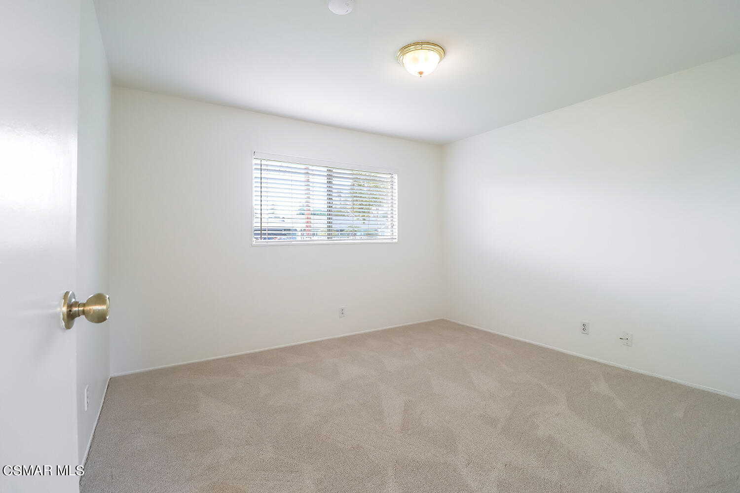 1870 Burch Avenue Simi Valley, CA 93063 - Photo 11 of 20 an empty room with a window