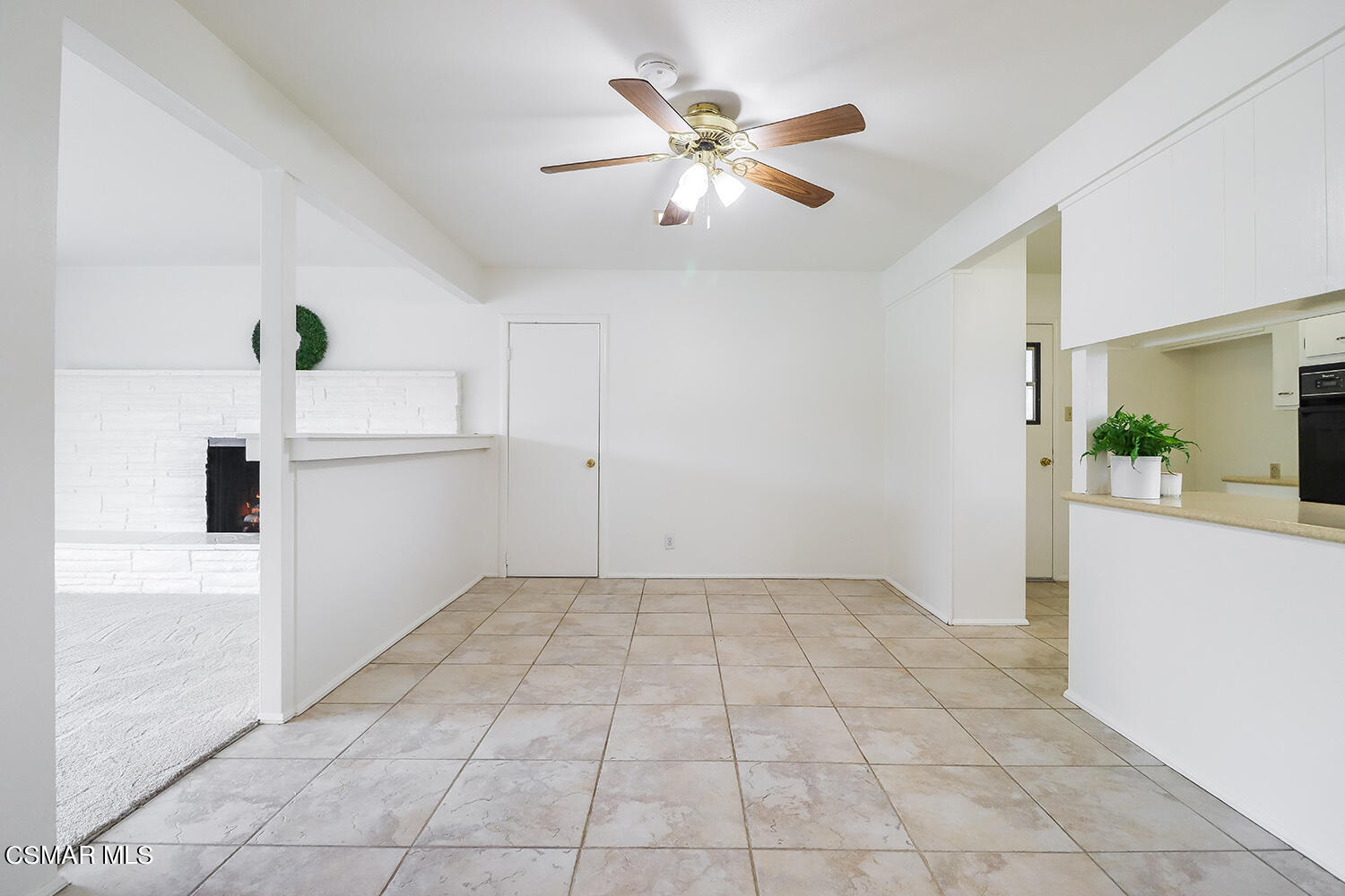 1870 Burch Avenue Simi Valley, CA 93063 - Photo 7 of 20 a view of an empty room and window